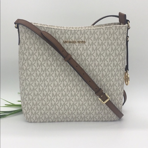 Michael Kors LG MESSENGER Crossbody VANILLA - Picture 8 of 8